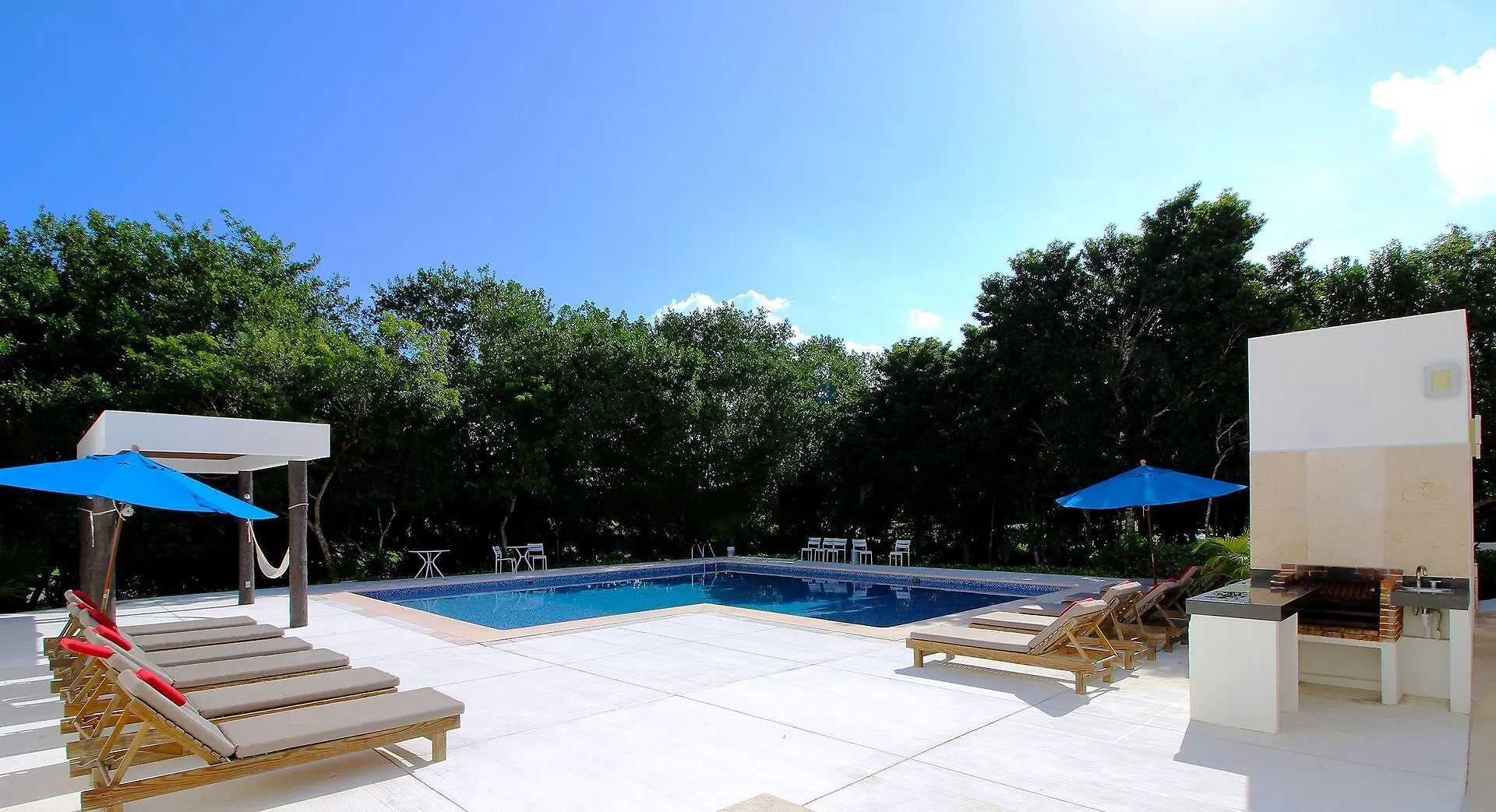Home Daily Yoga Pools & Beach By Olahola Akumal 0*,  Mexique